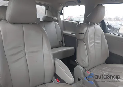 2014 Toyota Sienna Xle V6 8 Passenger из США, поврежденный, VIN 5TDYK3DC2ES485023